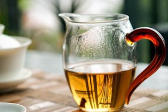 福鼎白茶能長(zhǎng)時(shí)間悶泡嗎，老白茶可以悶著喝嗎？