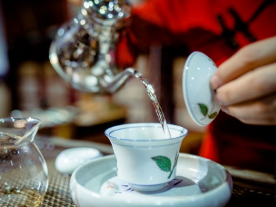 千萬(wàn)別做兼職茶藝師，女人學(xué)茶藝好嗎？