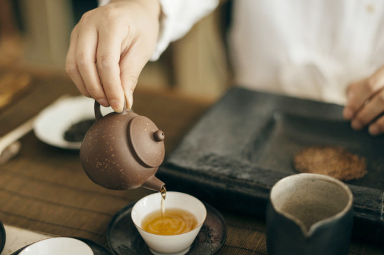 女人喝茶要行扣茶禮嗎，叩茶禮女士能用嗎？