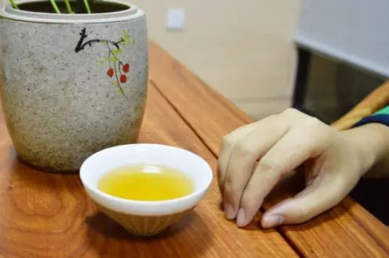 女人喝茶要行扣茶禮嗎，叩茶禮女士能用嗎？