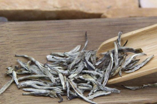 春茶季怎么辨別白毫銀針的好壞，好的白毫銀針如何選購？