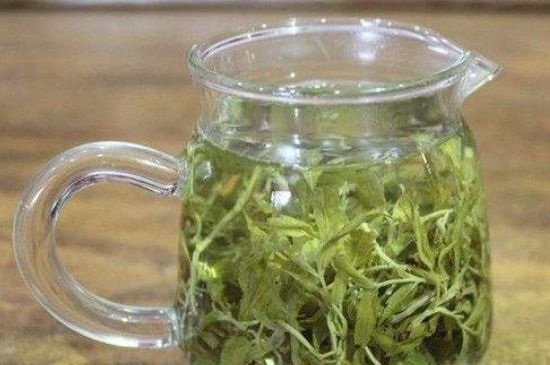 怎樣辨別莓茶發(fā)霉了，莓茶發(fā)霉和白霜的區(qū)別