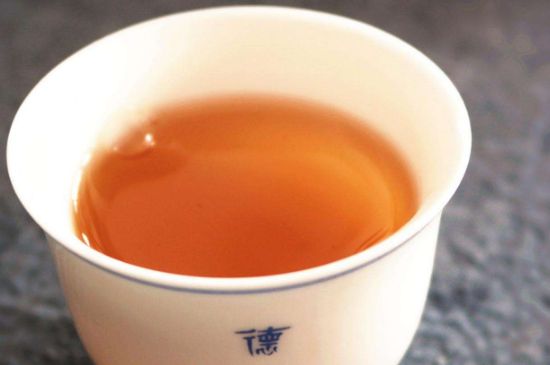 老茶和新茶哪個(gè)好，老茶好喝還是新茶好喝