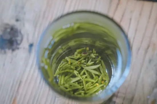 泡好的茶水放冰箱能保存多久，泡好的茶冷藏放多久？