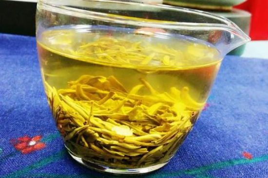 老茶和新茶哪個(gè)好，老茶好喝還是新茶好喝