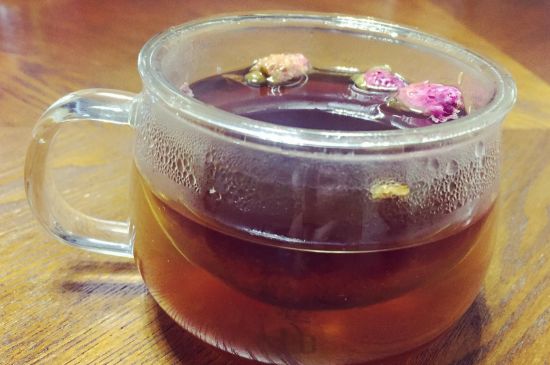 喝玫瑰花茶能祛斑嗎，玫瑰花茶有祛斑的功效嗎？