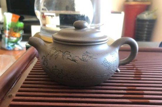 正宗紫砂壺多少錢一套，一套正宗宜興紫砂壺什么價格