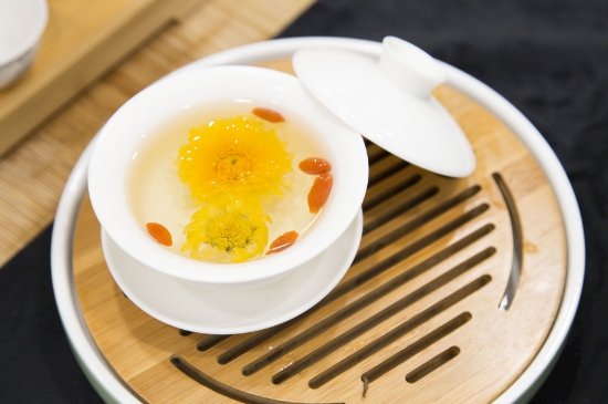 菊花茶天天喝行嗎，每天喝菊花泡茶喝好嗎？