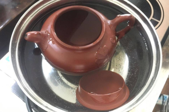 紫砂開壺和不開壺的區(qū)別，紫砂壺開壺的正確方法及開壺建議