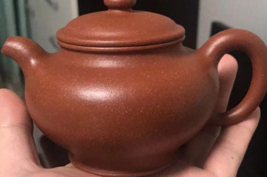 正宗紫砂壺多少錢一套，一套正宗宜興紫砂壺什么價格