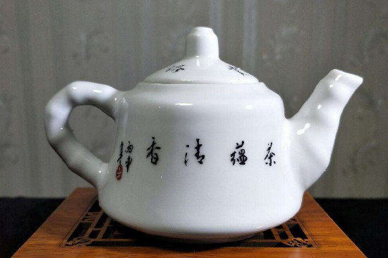 瓷壺適合泡什么茶，瓷器茶具喝什么茶好