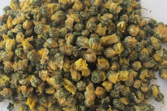 菊花茶大朵小朵有什么區(qū)別，菊花喝大朵還是小朵？