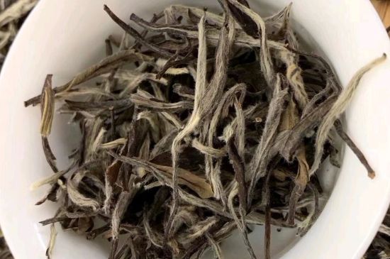 三年白茶賽砒霜，這是真的嗎？