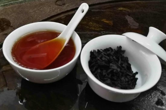 肉桂茶和大紅袍哪個貴，武夷山肉桂與大紅袍的價格比較