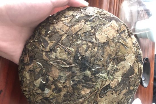 7年壽眉和2年白牡丹哪個(gè)好，老白茶壽眉與白牡丹的口感區(qū)別