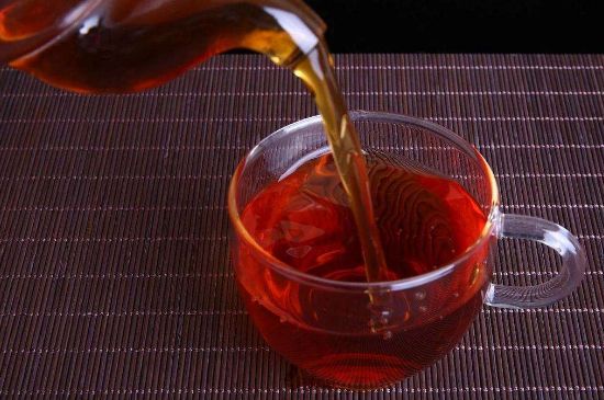 紅茶會(huì)加重濕氣嗎，喝什么茶能去除體內(nèi)濕氣