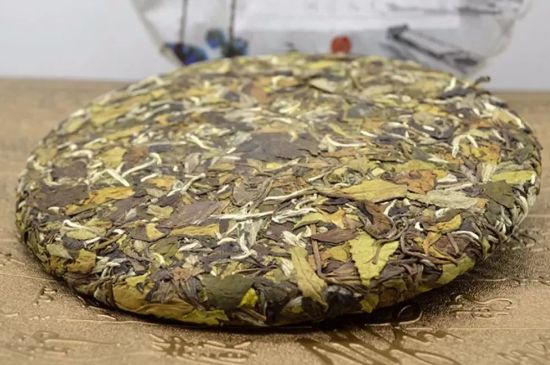 怎么撬老白茶茶餅不容易碎，福鼎白茶如何撬茶方法