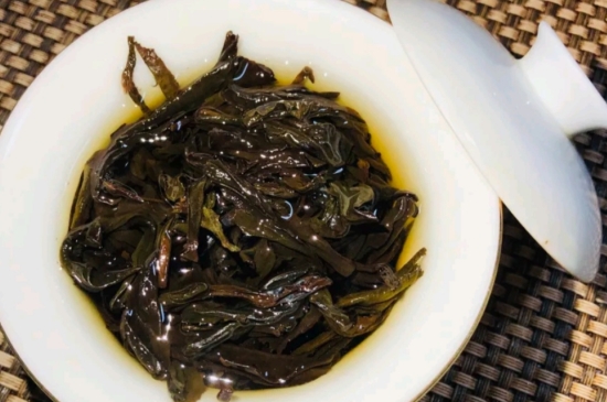 長(zhǎng)期喝巖茶會(huì)上火嗎？巖茶這樣喝了容易上火！