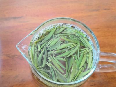 竹葉青和毛尖的區(qū)別，竹葉青和信陽(yáng)毛尖哪個(gè)好？