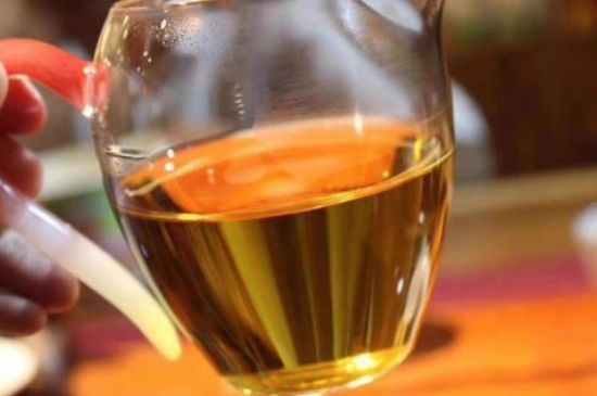 女人晚上喝紅茶好嗎，女人紅茶啥時(shí)候喝最好？