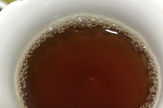 老白茶上火還是去火？夏季喝煮的老白茶會(huì)容易上火！