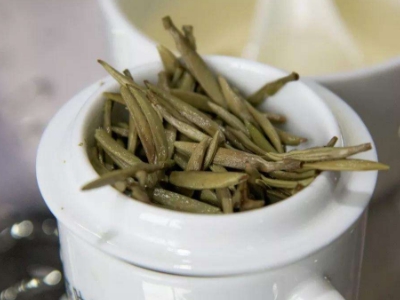 白茶煮好還是泡好喝，老白茶是泡還是煮？