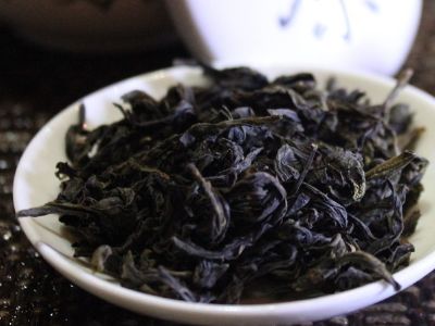 大紅袍好還是白茶好，福鼎白茶和大紅袍哪個貴？